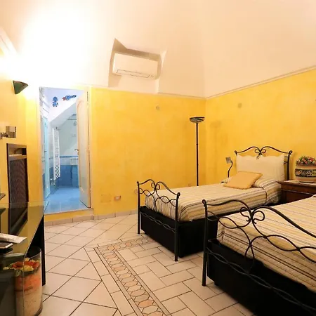 De Vivo Realty - Ilary House Feriehus