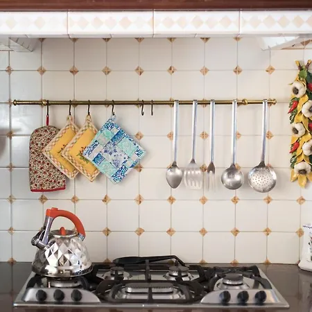 펜션 Ilary House - De Vivo Realty