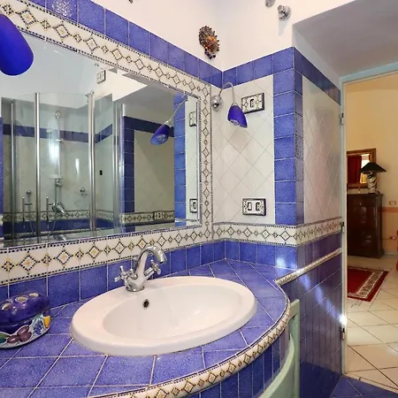 Ilary House - De Vivo Realty 펜션 *