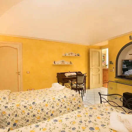 De Vivo Realty - Ilary House Ferienhaus
