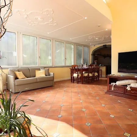 De Vivo Realty - Ilary House Ferienhaus Positano