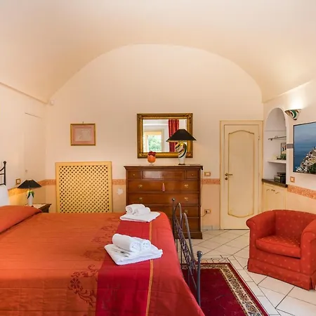 Prázdninový dům De Vivo Realty - Ilary House *