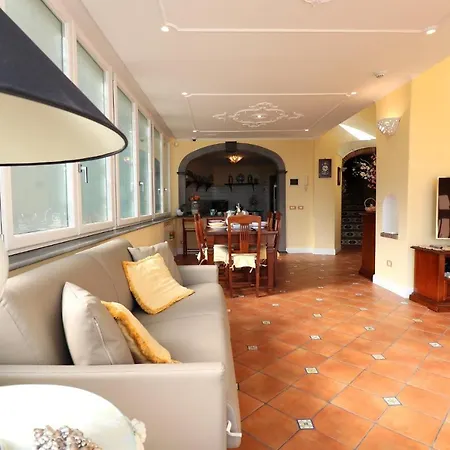 Ferienhaus De Vivo Realty - Ilary House
